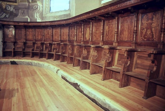 Coro dopo i restauri - Foto Il Restauro Srl - Villa Sesso (R.E.)