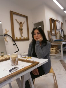 Roberta Notari restauratrice di sculture presso Laboratorio di Restauro e Conservazione Opere d'Arte Reggio Emilia